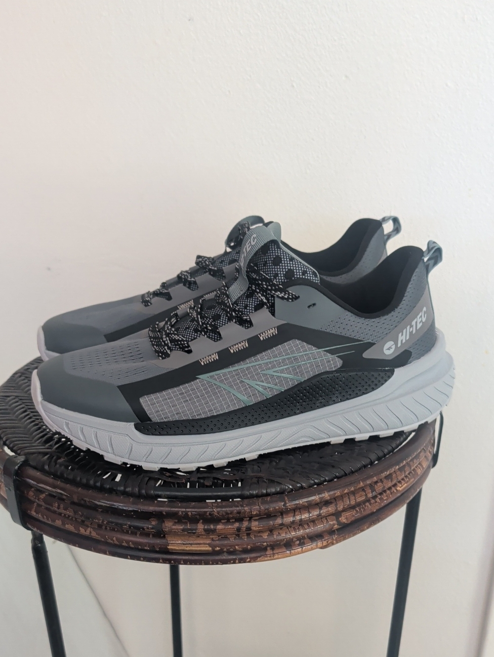 Hi-Tec Men Size 10.5 Black And Grey Asphalt Hiking Shoes Trail Outdoor Sneakers